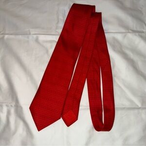 Hermes men’s 100% silk tie